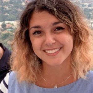 Meet your Posher, Elyse